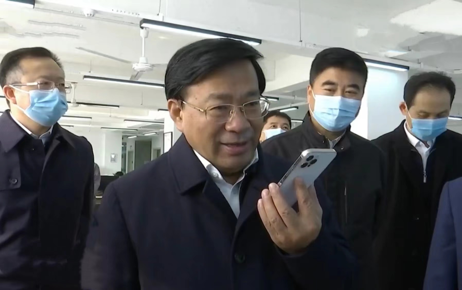 19 吉林省委副书记、、、省长韩俊莅临球盟会伊通供热 2021.11.2.jpg